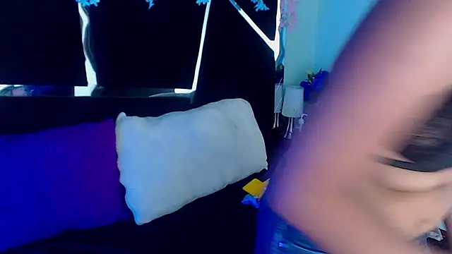 UnderBaby  online show from January 16, 8:46 pm