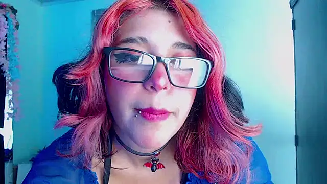 UnderBaby  online show from January 17, 8:11 pm