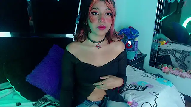 UnderBaby  online show from February 4, 8:06 pm