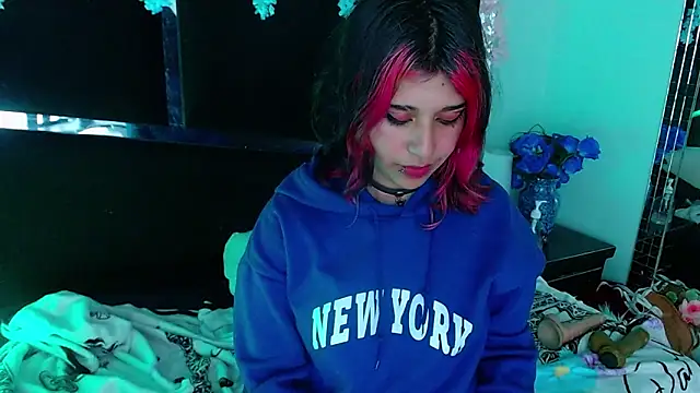 UnderBaby  online show from February 25, 11:00 pm