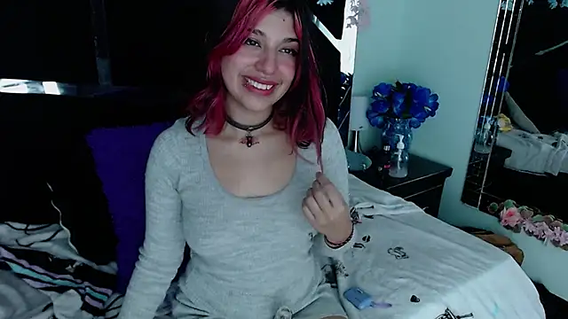 UnderBaby  online show from March 1, 7:37 pm