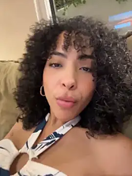 Snapshot of OSHUN_ chatting on June 11, 1:49 am OSHUN online show from June 11, 1:49 am