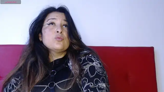 amydeepqueen online show from December 12, 11:40 am