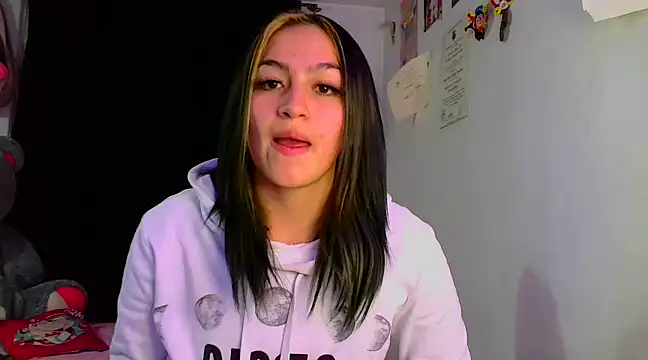 lucycherry   online show from December 11, 2:19 am