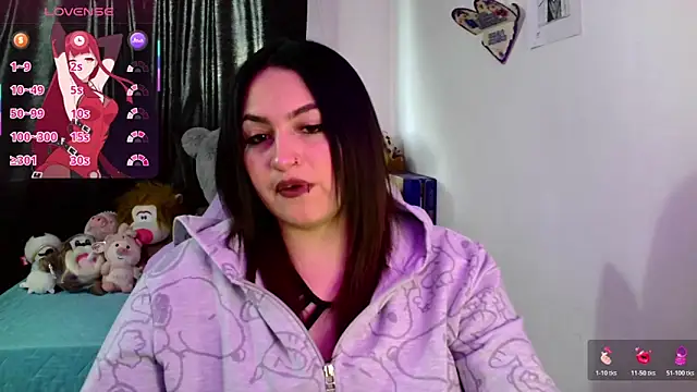 lucycherry   online show from December 19, 9:44 pm