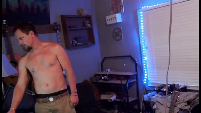 Snapshot of itsjameswebbscope chatting on May 17, 3:15 am itsjameswebbscope online show from May 17, 3:15 am