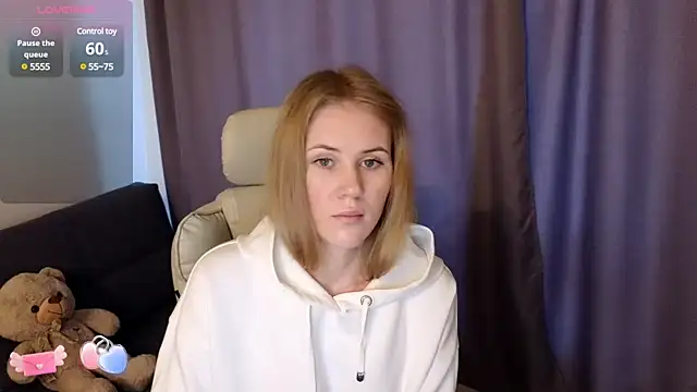 IsabelAllen online show from December 4, 6:55 am