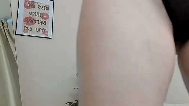 Snapshot of VanessaSmuth chatting on February 28, 8:09 am VanessaSmuth online show from February 28, 8:09 am