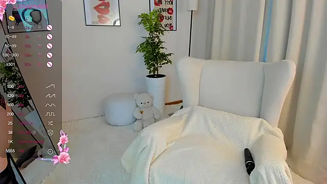 Snapshot of VanessaSmuth chatting on November 17, 2:06 am VanessaSmuth online show from November 17, 2:06 am