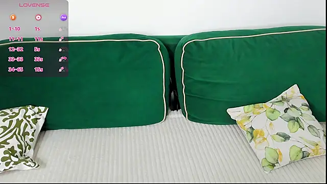 Snapshot of VanessaSmuth chatting on November 30, 1:53 am VanessaSmuth online show from November 30, 1:53 am