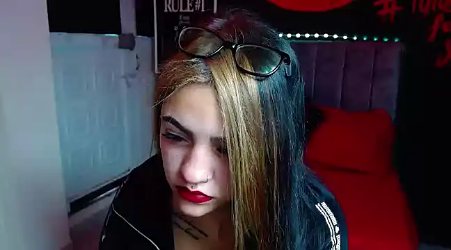 Violettasquirt online show from January 25, 1:41 pm