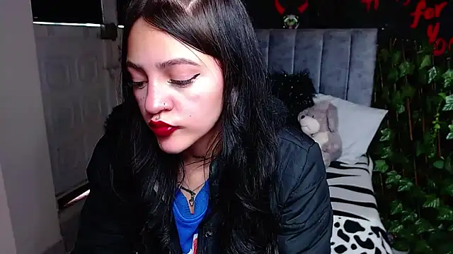 Violettasquirt online show from April 21, 1:39 pm