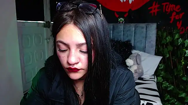 Violettasquirt online show from April 22, 1:34 pm