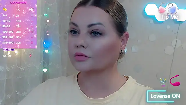 Snapshot of JewellKiss7 chatting on June 19, 6:01 pm JewellKiss7 online show from June 19, 6:01 pm