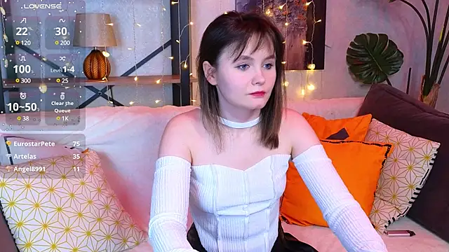 Snapshot of CiriRianonn chatting on February 6, 7:24 am CiriRianonn online show from February 6, 7:24 am