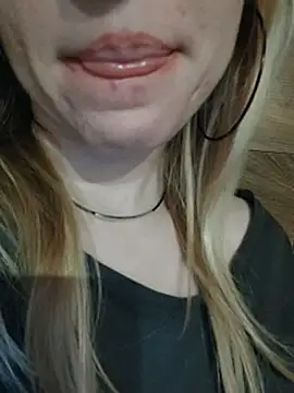 Linda 999 online show from March 9, 4:33 pm