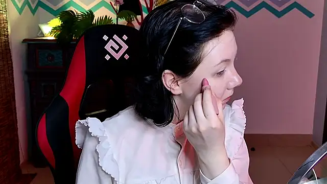 Snapshot of NancyMartinez chatting on November 8, 9:09 am NancyMartinez online show from November 8, 9:09 am