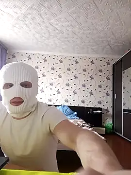 red red00 online show from March 14, 11:45 am