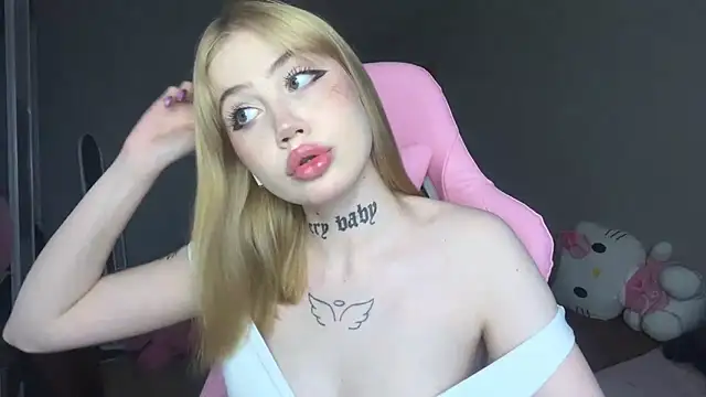 Snapshot of hanna_cry_baby chatting on March 8, 1:14 pm hanna cry baby online show from March 8, 1:14 pm