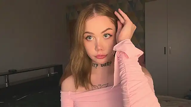 Snapshot of hanna_cry_baby chatting on September 28, 3:39 pm hanna cry baby online show from September 28, 3:39 pm