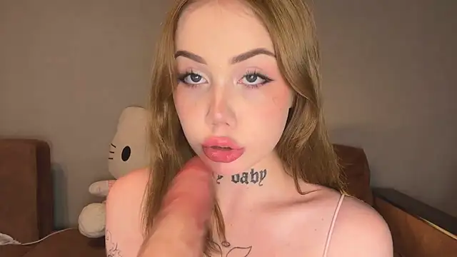 Snapshot of hanna_cry_baby chatting on October 23, 3:33 pm hanna cry baby online show from October 23, 3:33 pm