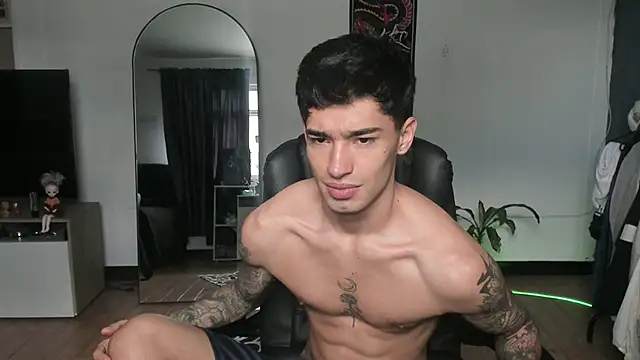 Snapshot of Damon__333 chatting on June 6, 7:07 pm Damon 333 online show from June 6, 7:07 pm