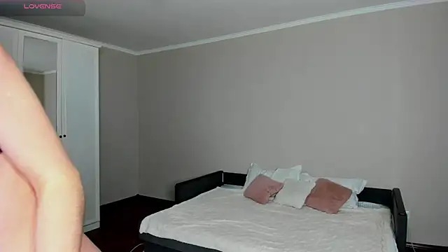 -Sacura- online show from November 20, 4:07 pm