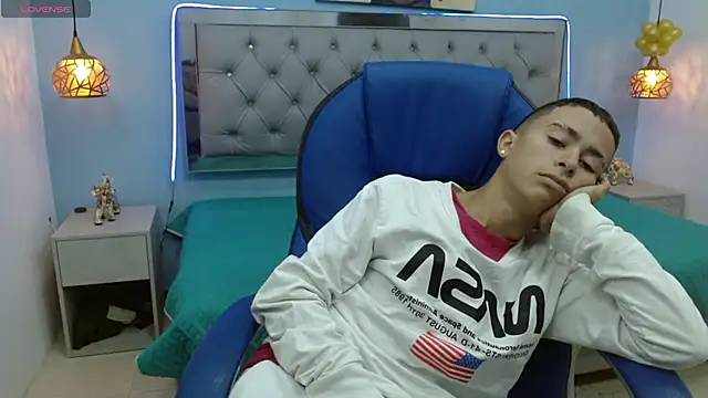 Xavii18 online show from February 5, 4:03 pm