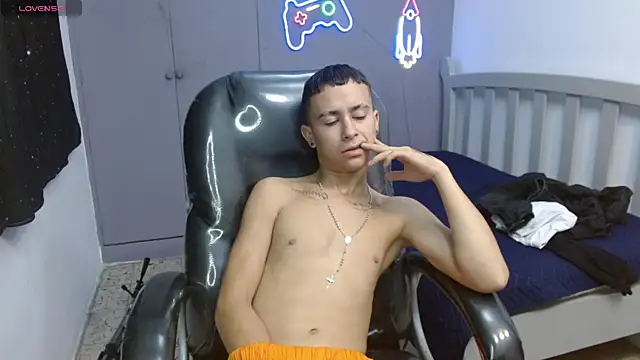 Xavii18 online show from March 5, 4:13 pm