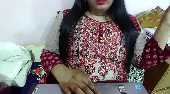 Snapshot of LovelyRose69 chatting on January 5, 7:39 pm LovelyRose69 online show from January 5, 7:39 pm