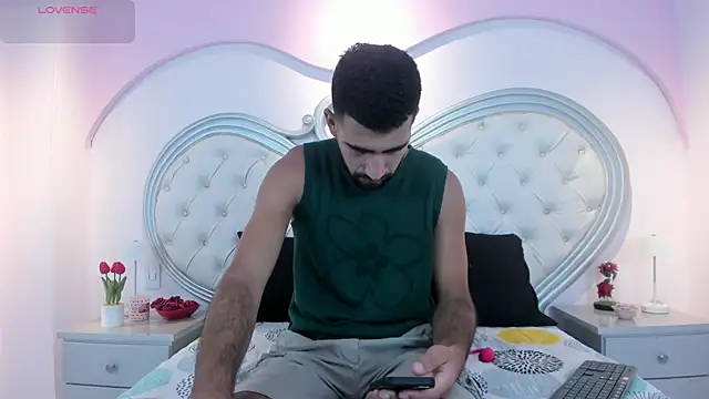 Ethan  Walker online show from April 18, 1:37 pm