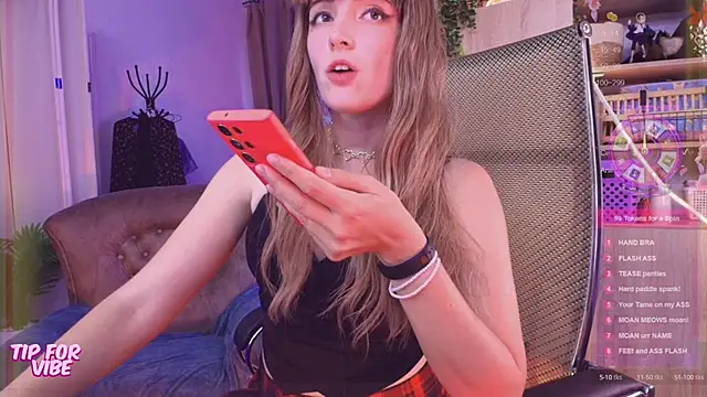 Toxic Ellies online show from September 14, 2:16 pm