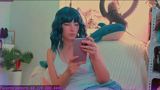 Toxic Ellies online show from June 4, 7:58 am