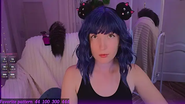 Toxic Ellies online show from June 12, 7:29 am