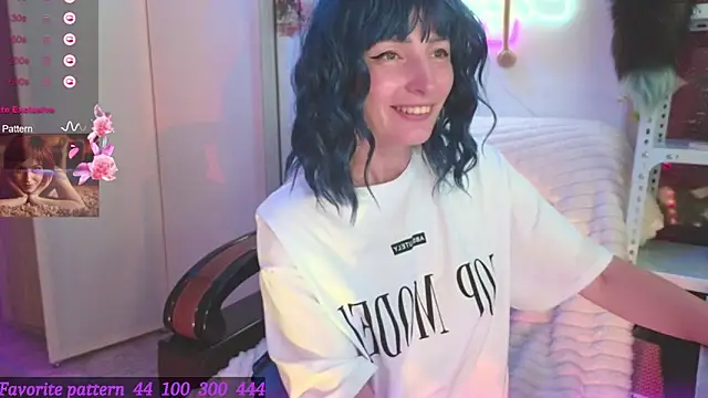 Toxic Ellies online show from June 21, 5:26 pm