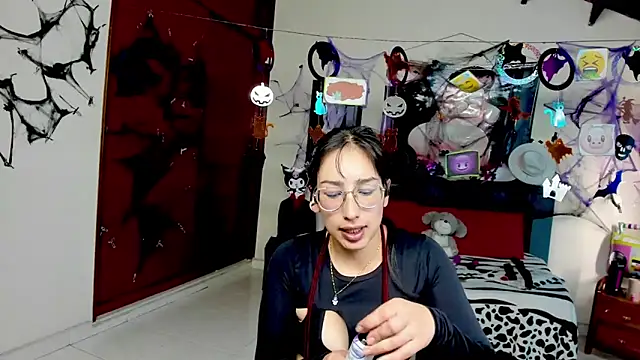 jeyloveebony online show from October 30, 1:45 pm