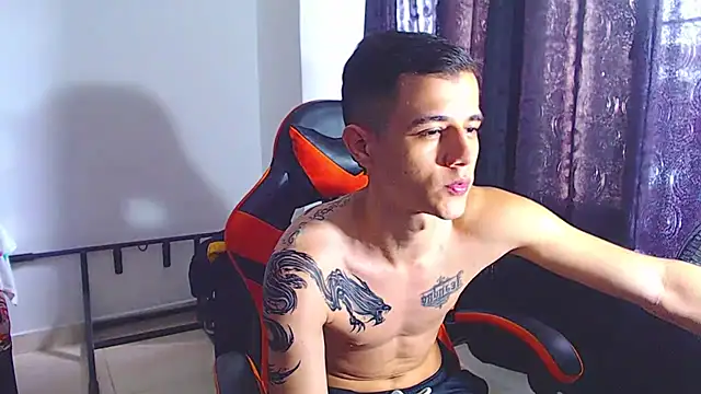Snapshot of ADAM_HOT chatting on May 13, 2:03 pm ADAM HOT online show from May 13, 2:03 pm