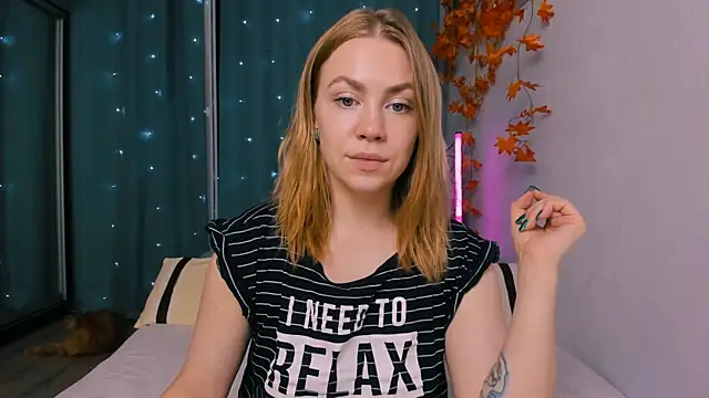 Snapshot of InsatiableFoxX chatting on September 19, 7:25 pm InsatiableFoxX online show from September 19, 7:25 pm