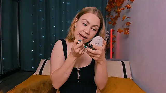 Snapshot of InsatiableFoxX chatting on September 29, 10:36 pm InsatiableFoxX online show from September 29, 10:36 pm