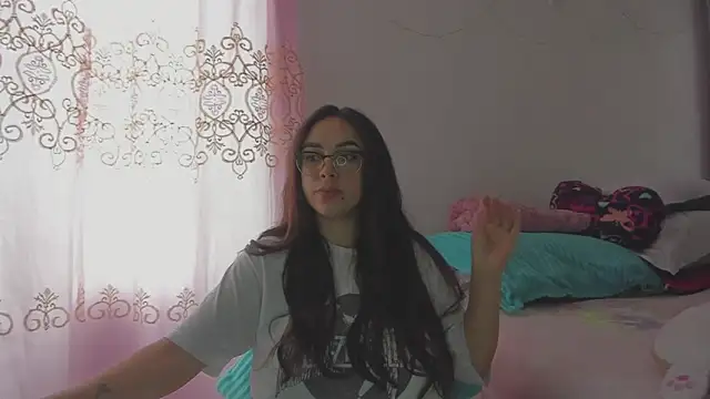 HARLEYNAPIER online show from January 19, 4:22 pm