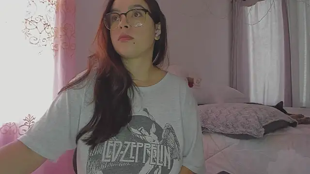 HARLEYNAPIER online show from February 4, 5:19 pm