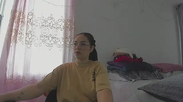 HARLEYNAPIER online show from April 3, 4:05 pm