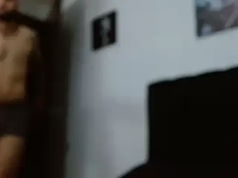 Snapshot of Hendry_ chatting on December 13, 3:27 am Hendry online show from December 13, 3:27 am