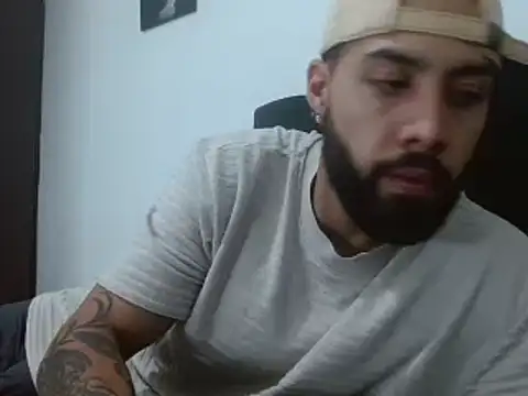 Snapshot of Hendry_ chatting on December 14, 5:07 am Hendry online show from December 14, 5:07 am