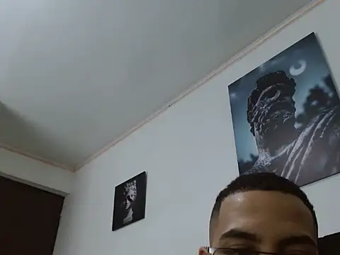 Snapshot of Hendry_ chatting on December 15, 11:31 pm Hendry online show from December 15, 11:31 pm