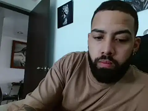 Snapshot of Hendry_ chatting on December 21, 8:32 pm Hendry online show from December 21, 8:32 pm