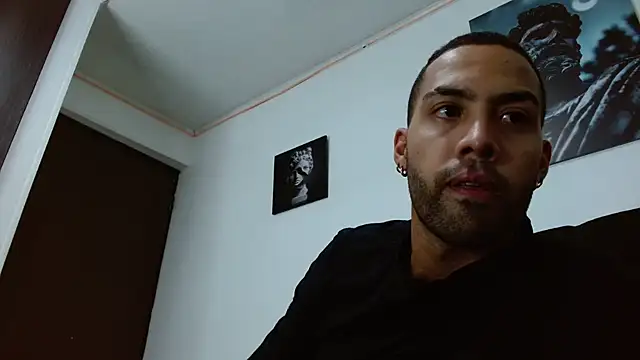 Snapshot of Hendry_ chatting on January 25, 1:10 am Hendry online show from January 25, 1:10 am