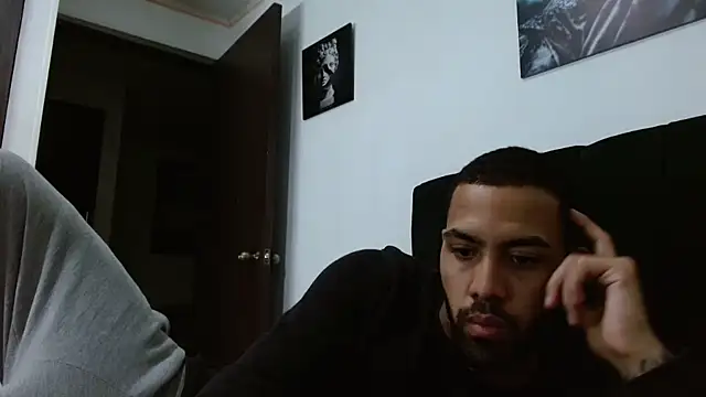 Snapshot of Hendry_ chatting on February 2, 2:17 am Hendry online show from February 2, 2:17 am