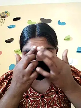 Snapshot of Lina-Rose chatting on March 5, 7:49 am Lina-Rose online show from March 5, 7:49 am