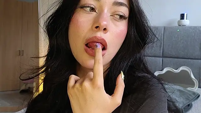 Snapshot of Soffimoon_ chatting on February 20, 9:37 pm Soffimoon online show from February 20, 9:37 pm